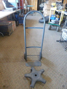 lot 87 image: Dolly and Rolling Caddie