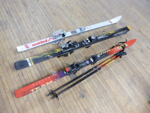 lot 99 image: 3 Pair of Downhill Skis