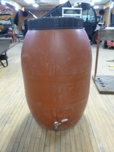 lot 120 image: 55 Gallon Rain Barrel