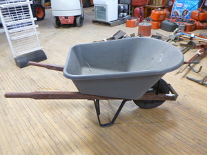 lot 122 image: Wheelbarrow