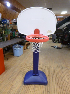 lot 135 image: Little Tikes Basketball Hoop