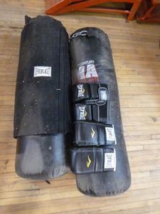 lot 137 image: Boxing Equipment