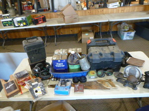 lot 144 image: Garage Items