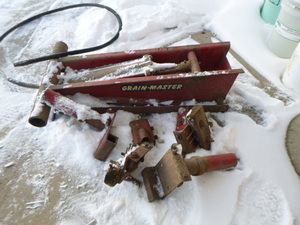 lot 7 image: Grain Master Hoist