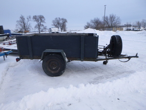 lot 10 image: Lawn and Garden Trailer