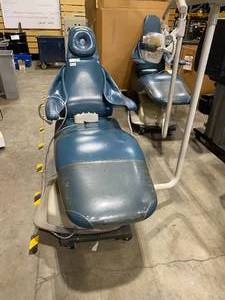 lot 34ET image: Dentist Chair (599081)