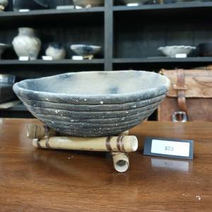 lot 17 image: Lynn Emery Roku Fired Pottery � coil fabrication - 7 inches Wide by 3 inches tall.