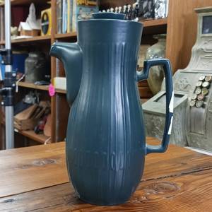 lot 21 image: Redwing Brand � hard to find carafe � 10 inches tall and very good condition for age.  Made in USA