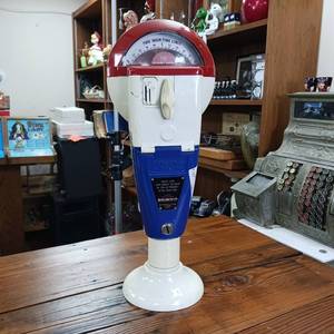 lot 28 image: Authentic -  Heavy Elk Grove Village USA Duncan Miller Industries Parking Meter -  1 hour per nickel � 2 hours for a dime � 19.5 inches tall
