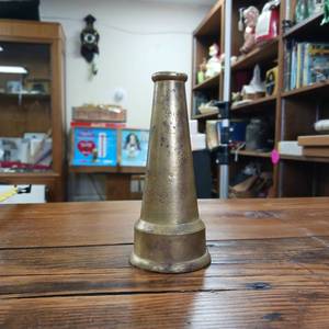 lot 46 image: Authentic Solid Brass Firehose Nozzle � 7 inches long .5 inch opening � about 2.5 inch threading