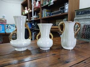 lot 52 image: Pearl Brand China Co. Hand decorated Made in USA � 22 Carat Gold Plated trim � 3 pc lot � Gorgeous opalescence