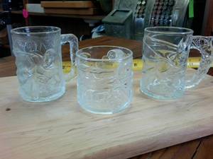 lot 59 image: Collectible McDonalds Frosted Glass Superhero Collection