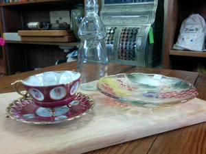 lot 66 image: Lot of collectible Vintageware � cup and saucer very old with fine details and oyster finish Royal Sealy China Japan