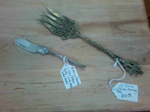 lot 75 image: Ugo Bellini Italian Serving fork and twisted handle butter knife silve plate by Holmes and Edwards