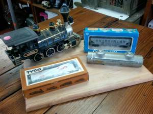 lot 81 image: Life Like Tyco and Redwood Train lot � also Sunoco