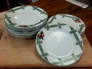 lot 86 image: Cades Cove Collection 11 pc plate set 8 inch diameter