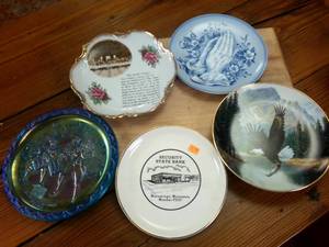 lot 87 image: Lot of 8 inch Vintage plates -  Spirit of 76 � Lords Prayer � Security state bank