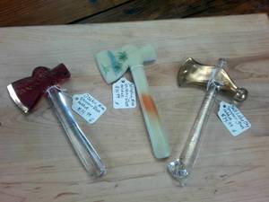 lot 99 image: Lot of 3 souvenir glass hatchets � Osakis MN � Belingham MN � Salt Lake City