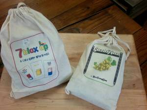 lot 109 image: 7 Blox Up and Simply Wyne � 2 games in 2 bags