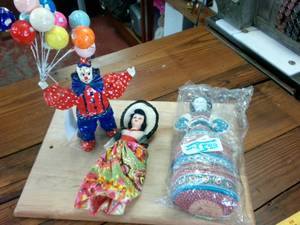 lot 126 image: Tridoll Lot � Paper mache clown � pin cushion in original packaging � Eye closing woman