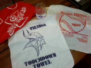 lot 172 image: Trifecta Hankies � Twins � Strikers � Vikings plus bonus NFL Super Bowl Glass