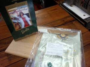 lot 194 image: Barbie Hallmark Special Edition Holiday Voyage NIB Plus Barbie Green Thumb Pack