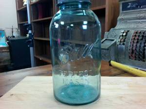 lot 199 image: Large Blue Ball Perfect Mason Canning Jar Quart Size with Zinc Top