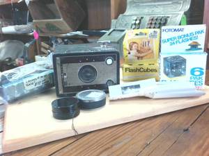 lot 248 image: Vintage Camera and accessories � Kodak � GE Flash Cubes