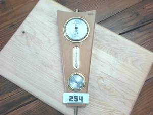lot 254 image: Wall hanging temp humidity and air pressure
