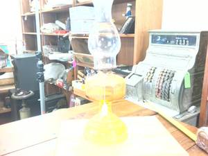 lot 256 image: 18 inch tall Beautiful Orangish Glass oil lamp