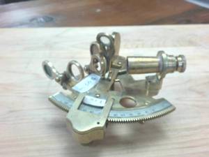 lot 259 image: Solid Brass Surveyors level