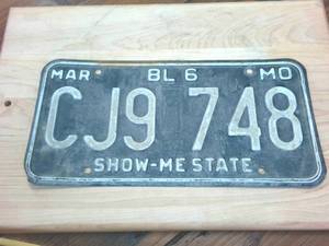 lot 271 image: Vintage 1980 Embossed License Plate from Missouri � BL6 Show me State