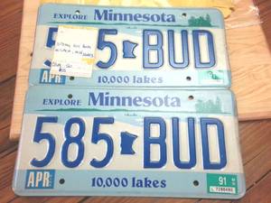 lot 293 image: Vintage Matching Set in Original Packaging - Embossed 10000 Lakes Minnesota License Plate � 585 BUD
