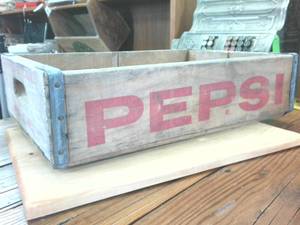 lot 373 image: Authentic Vintage Pepsi Wooden Crate from St. Paul MN � 18 inch diameter