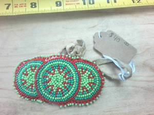 lot 376 image: Beautiful Hand Crafted Beadwork Bracelet