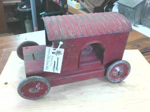 lot 380 image: Vintage Steel Crane Body Metal Toy � large 10 inches long