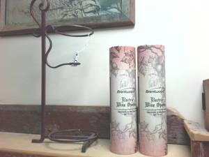 lot 395 image: Metal Wine Bottle Holder and two Electric wine bottle openers