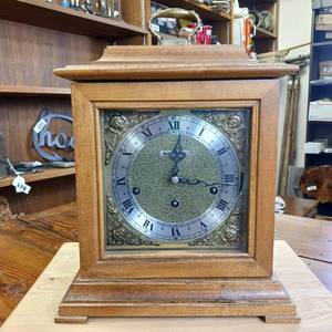lot 9 image: Fine Quality Seth Thomas Vintage Clock made in Germany Two Jewels (with Key) August 1979