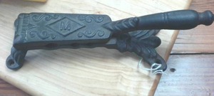 lot 394 image: Vintage Iron Perfume Bottle Cork Press