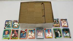 lot 102 image: Misc. Unsorted Baseball Cards