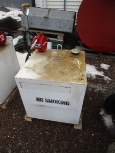 lot 71 image: 50gal Fuel Tank wHand Pump