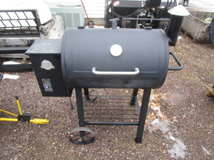 lot 64 image: Pit Boss Pellet SmokerGrill