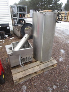 lot 62 image: Water Distillation System