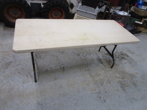lot 78 image: 6 Banquet Table