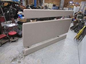 lot 80 image: 8 Collapsible Picnic Table