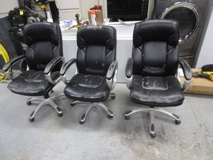 lot 84 image: (3) Office Chairs