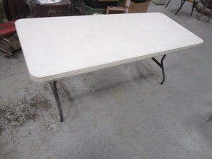 lot 58 image: 6 Banquet Table