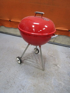 lot 93 image: Charcoal Grill