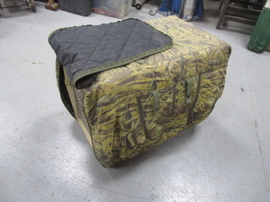 lot 99 image: Dog Kennel wInsulated Cover