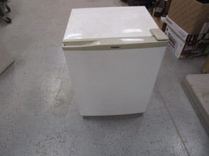 lot 130 image: Dorm Fridge